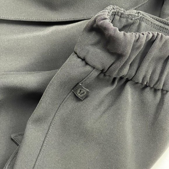 Lululemon Noir Crop Black Women 4 EUC Tie Front Pant Pockets Stretch On the Move - Picture 8 of 16